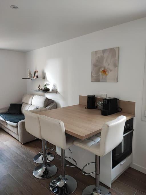 Charmant Appartement 2 Pieces Proche Disneyland Villeneuve-Saint-Denis Exterior photo
